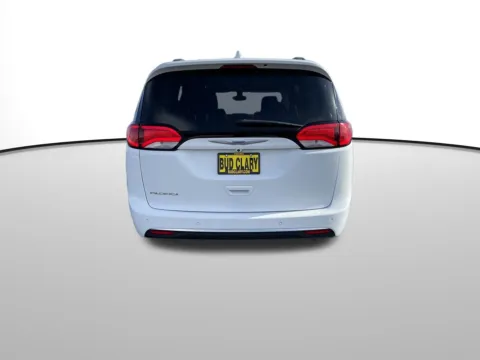 More photos of 2017 Chrysler Pacifica Touring L at Bud Clary Toyota of Yakima, WA