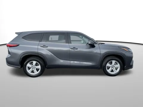 Photos of 2023 Toyota Highlander L for sale in Union Gap, WA at Bud Clary Toyota of Yakima