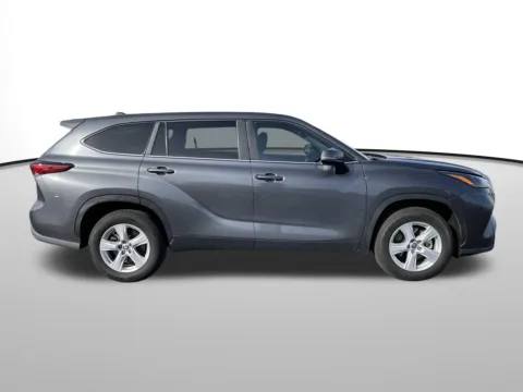 Photos of 2023 Toyota Highlander L for sale in Union Gap, WA at Bud Clary Toyota of Yakima