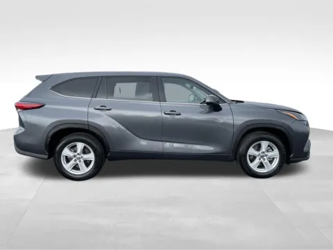 Photos of 2023 Toyota Highlander L for sale in Union Gap, WA at Bud Clary Toyota of Yakima