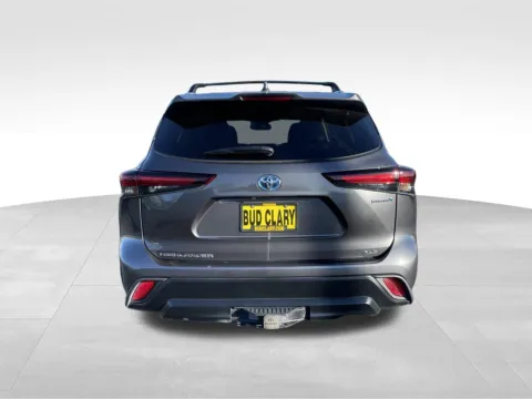 More photos of 2024 Toyota Highlander Hybrid XLE at Bud Clary Toyota of Yakima, WA
