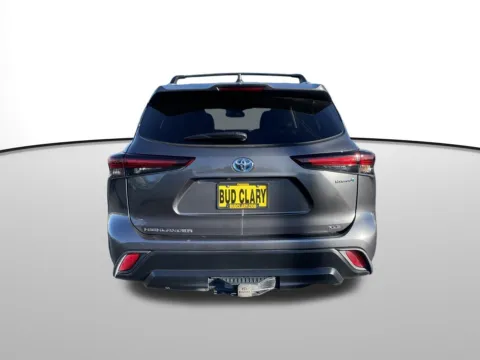 More photos of 2024 Toyota Highlander Hybrid XLE at Bud Clary Toyota of Yakima, WA