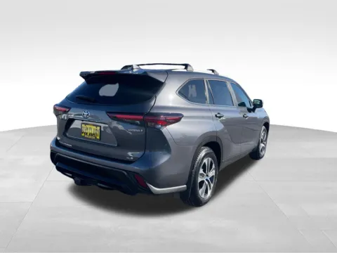 Another view of 2024 Toyota Highlander Hybrid XLE for sale in Union Gap, WA at Bud Clary Toyota of Yakima