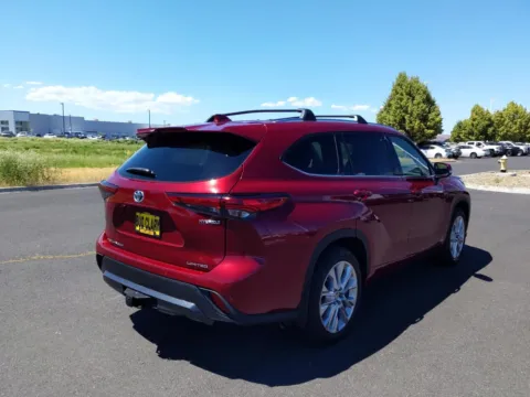 Another view of 2022 Toyota Highlander Hybrid Limited for sale in Union Gap, WA at Toyota of Yakima