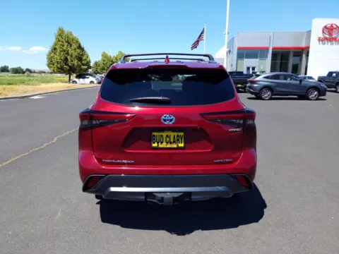 More photos of 2022 Toyota Highlander Hybrid Limited at Toyota of Yakima, WA