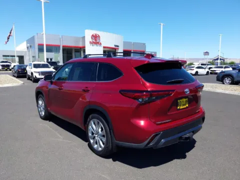 More photos of 2022 Toyota Highlander Hybrid Limited at Toyota of Yakima, WA