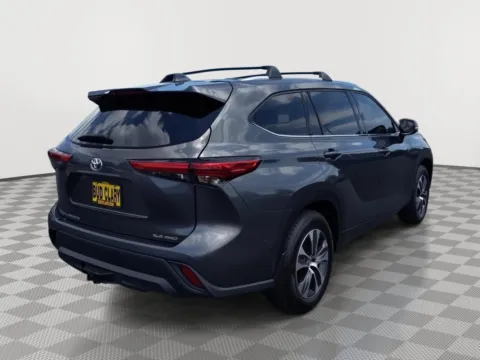 Another view of 2020 Toyota Highlander XLE for sale in Union Gap, WA at Toyota of Yakima