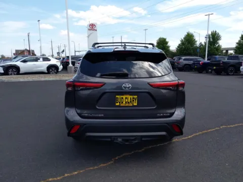 More photos of 2020 Toyota Highlander XLE at Toyota of Yakima, WA