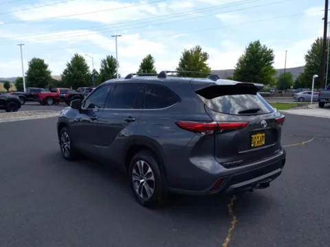 More photos of 2020 Toyota Highlander XLE at Toyota of Yakima, WA