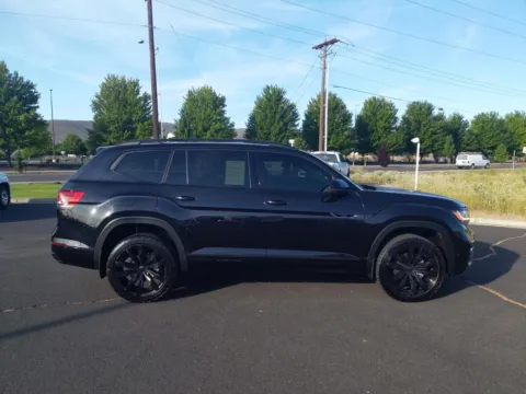 Photos of 2021 Volkswagen Atlas 3.6L V6 SEL Premium R-Line for sale in Union Gap, WA at Toyota of Yakima