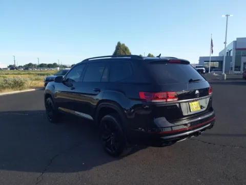 More photos of 2021 Volkswagen Atlas 3.6L V6 SEL Premium R-Line at Toyota of Yakima, WA
