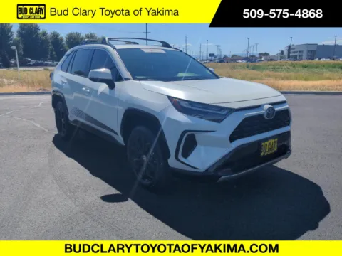 White 2022 Toyota RAV4 Hybrid SE for sale in Union Gap, WA