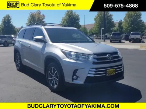 Silver 2017 Toyota Highlander XLE for sale in Union Gap, WA