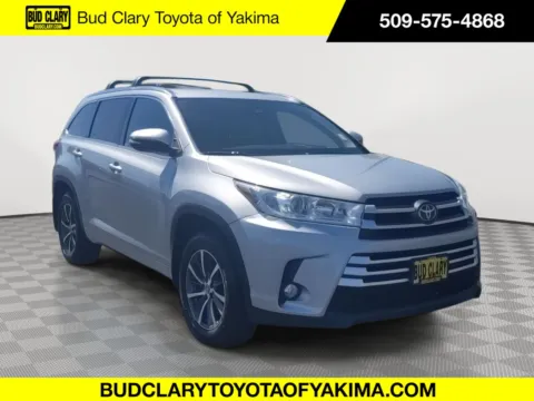 Silver 2017 Toyota Highlander XLE for sale in Union Gap, WA