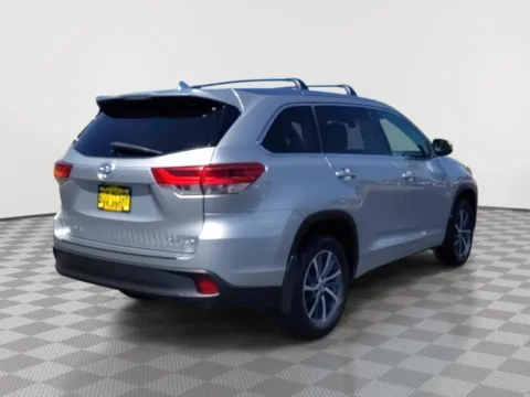 Another view of 2017 Toyota Highlander XLE for sale in Union Gap, WA at Toyota of Yakima
