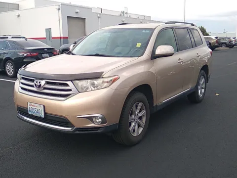 More photos of 2011 Toyota Highlander at Toyota of Yakima, WA