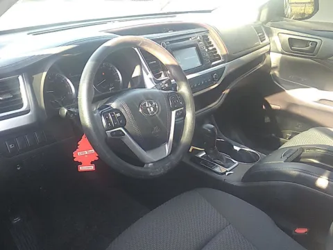 More photos of 2019 Toyota Highlander Le at Toyota of Yakima, WA