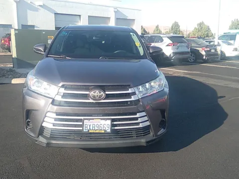 Photos of 2019 Toyota Highlander LE for sale in Union Gap, WA at Toyota of Yakima