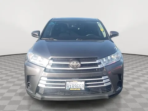 Photos of 2019 Toyota Highlander LE for sale in Union Gap, WA at Toyota of Yakima