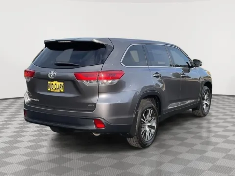 Another view of 2019 Toyota Highlander LE for sale in Union Gap, WA at Toyota of Yakima