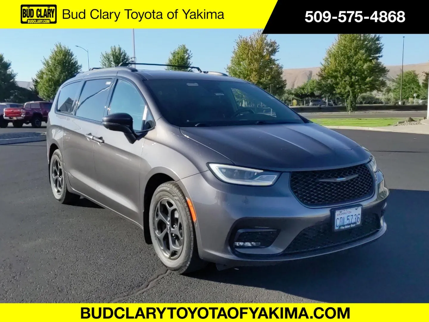 Gray 2021 Chrysler Pacifica Hybrid Touring L for sale in Union Gap, WA