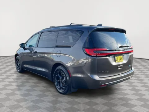 More photos of 2021 Chrysler Pacifica Hybrid Touring L at Toyota of Yakima, WA