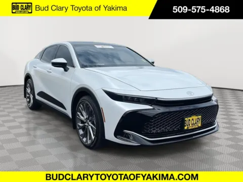 White 2024 Toyota Crown Limited for sale in Union Gap, WA