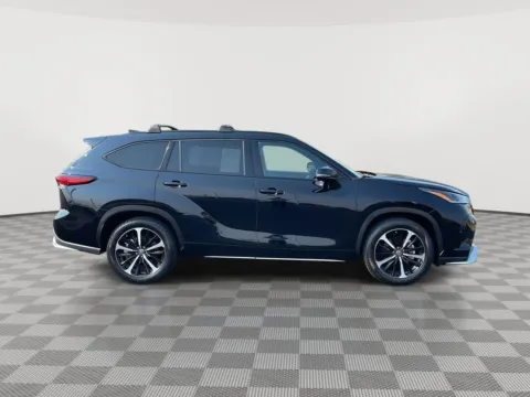 Photos of 2022 Toyota Highlander XSE for sale in Union Gap, WA at Toyota of Yakima