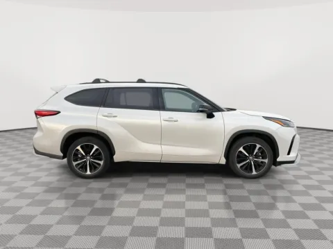 Photos of 2022 Toyota Highlander XSE for sale in Union Gap, WA at Toyota of Yakima