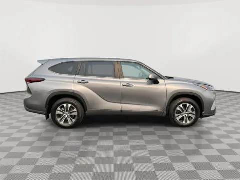 Photos of 2025 Toyota Highlander Hybrid XLE Nightshade for sale in Union Gap, WA at Toyota of Yakima
