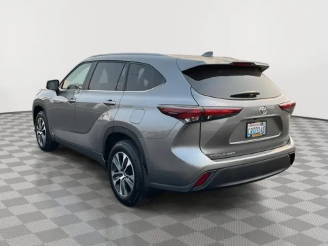 More photos of 2025 Toyota Highlander Hybrid XLE Nightshade at Toyota of Yakima, WA