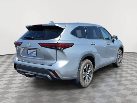 Another view of 2022 Toyota Highlander XLE for sale in Union Gap, WA at Toyota of Yakima