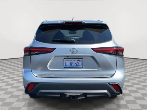 More photos of 2022 Toyota Highlander XLE at Toyota of Yakima, WA