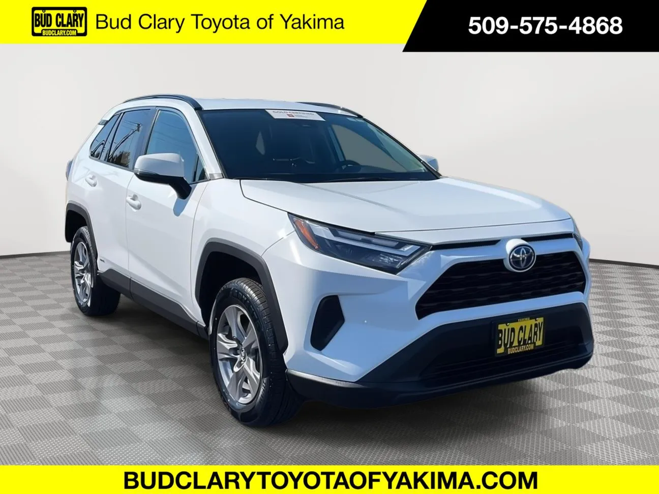 White 2024 Toyota RAV4 Hybrid XLE for sale in Union Gap, WA