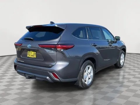 Another view of 2022 Toyota Highlander Hybrid LE for sale in Union Gap, WA at Toyota of Yakima