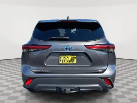 More photos of 2022 Toyota Highlander Hybrid LE at Toyota of Yakima, WA