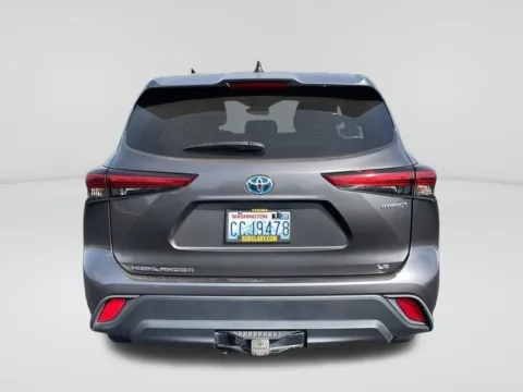 More photos of 2022 Toyota Highlander Hybrid LE at Toyota of Yakima, WA
