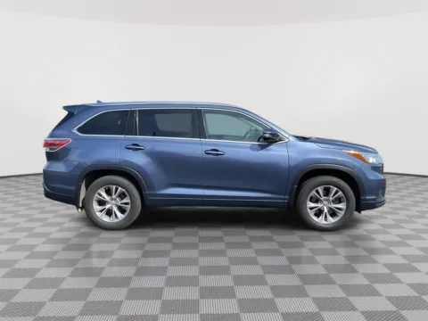 Photos of 2015 Toyota Highlander XLE for sale in Union Gap, WA at Toyota of Yakima
