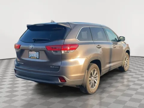 Another view of 2019 Toyota Highlander XLE for sale in Union Gap, WA at Toyota of Yakima