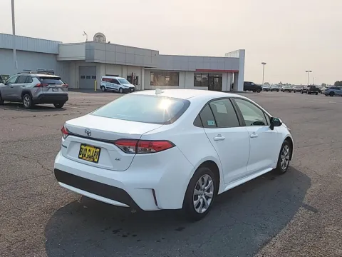 More photos of 2021 Toyota Corolla LE at Toyota of Yakima, WA