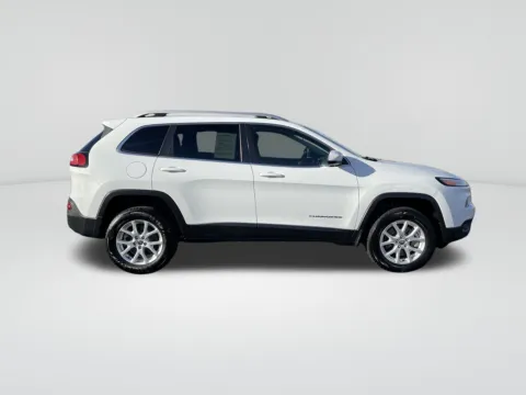 Photos of 2016 Jeep Cherokee Latitude for sale in Union Gap, WA at Toyota of Yakima