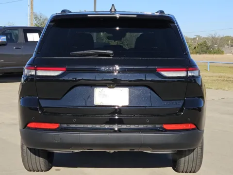 More photos of 2025 Jeep Grand Cherokee Limited at Nottingham Chrysler Dodge Jeep Ram of Sulphur Springs, TX