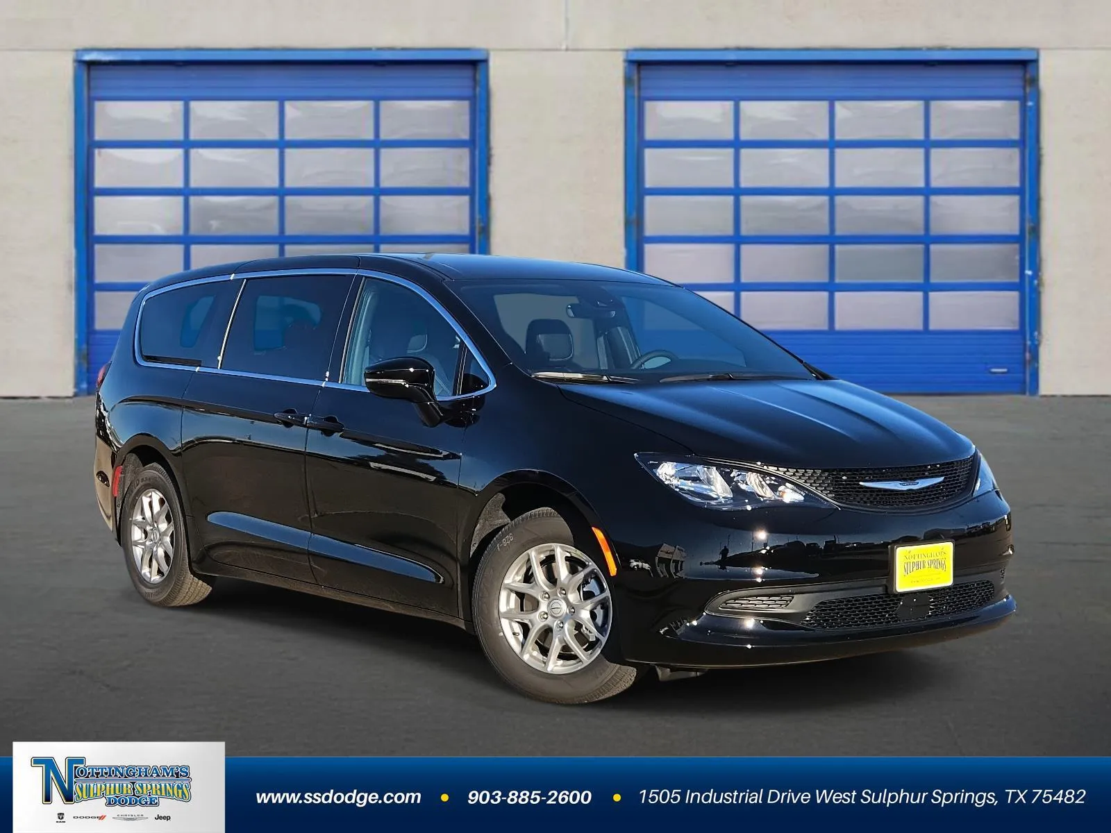 2026 Chrysler Voyager LX's photo