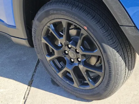 More photos of 2026 Jeep Compass Latitude Altitude at Nottingham Chrysler Dodge Jeep Ram of Sulphur Springs, TX