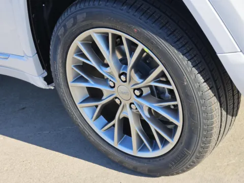 More photos of 2025 Jeep Grand Cherokee Summit at Nottingham Chrysler Dodge Jeep Ram of Sulphur Springs, TX