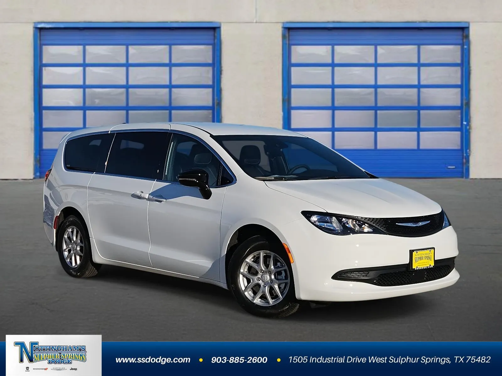 2026 Chrysler Voyager LX's photo