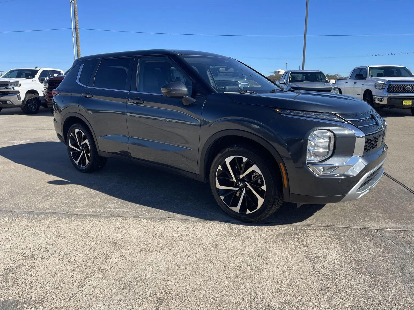 2024 Mitsubishi Outlander SE