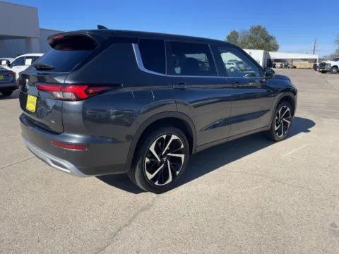 More photos of 2024 MITSUBISHI OUTLANDER SE BLACK EDITION W/PANO R at Nottingham Chrysler Dodge Jeep Ram of Sulphur Springs, TX