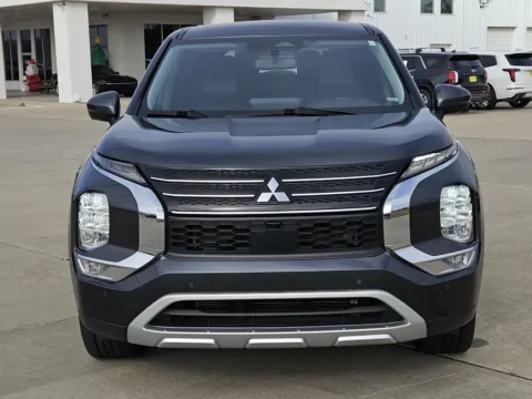 Photos of 2024 MITSUBISHI OUTLANDER SE BLACK EDITION W/PANO R for sale in Sulphur Springs, TX at Nottingham Chrysler Dodge Jeep Ram of Sulphur Springs