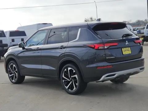 More photos of 2024 MITSUBISHI OUTLANDER SE BLACK EDITION W/PANO R at Nottingham Chrysler Dodge Jeep Ram of Sulphur Springs, TX